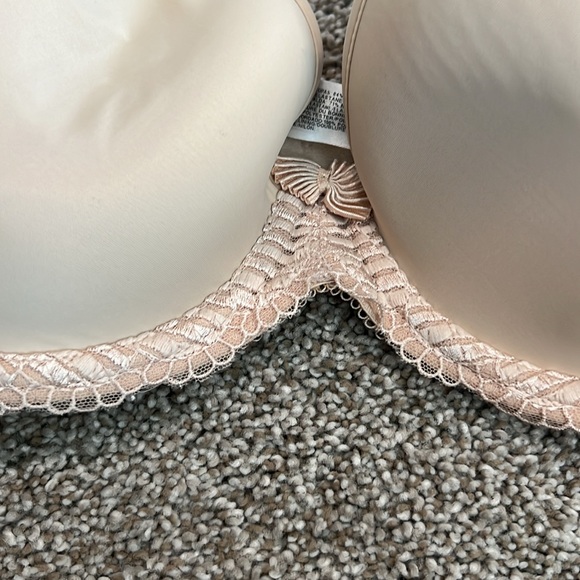 ‼️MAJOR SALE ‼️ Wacoal Bra - Picture 2 of 5